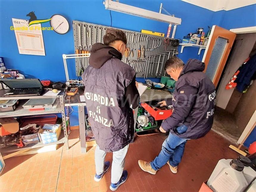 Scoperta officina abusiva: titolare segnalato, multati i clienti