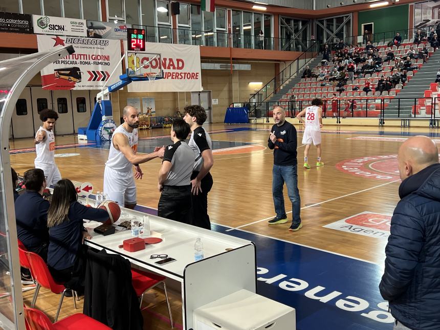 Vasto Basket forza 7: annichilita Roseto, ora la fuga è completa