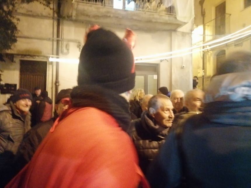 Vasto ha omaggiato "Lu Sand'Andunie" con due cori nel centro storico 