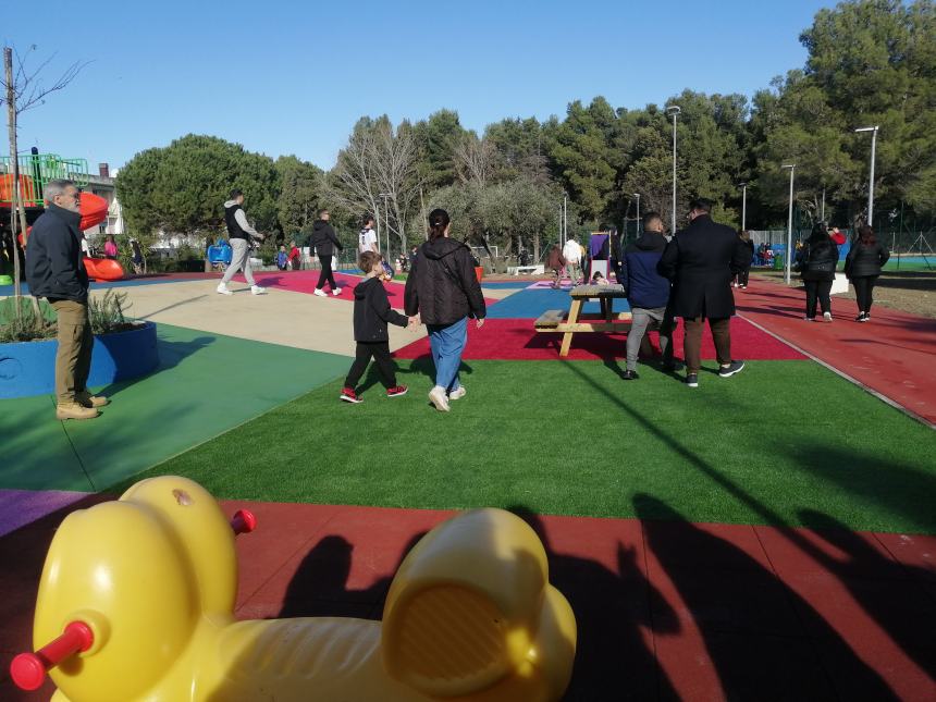 Inaugurato il parco dedicato a Emiliana Colitto: "Il suo nome sussurrato fra queste panchine" 