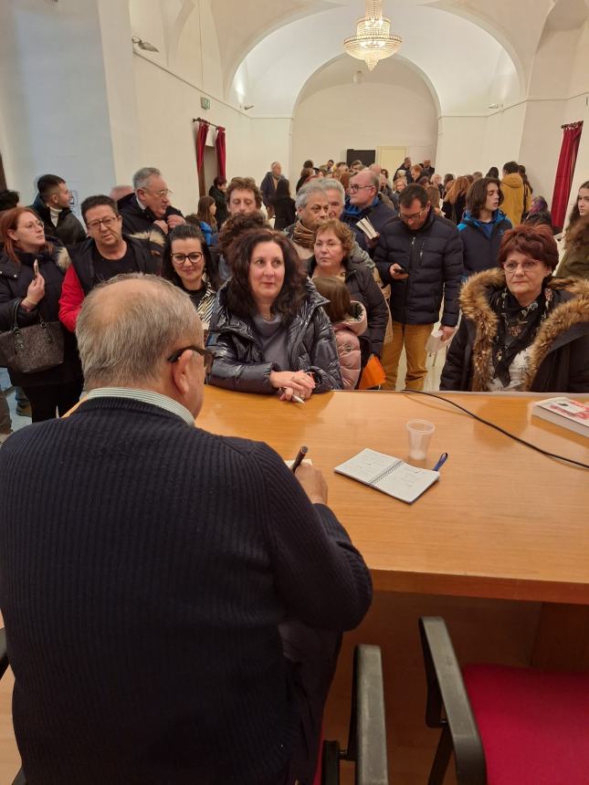 In tanti  a Cupello per Giovanni Impastato: "Tutta una vita con Peppino”