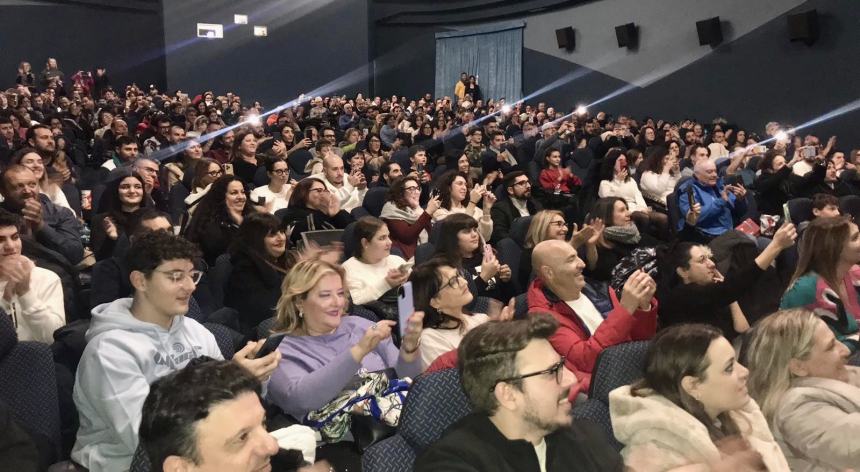 In tantissimi al cinema di Vasto per i saluti di Pio e Amedeo 