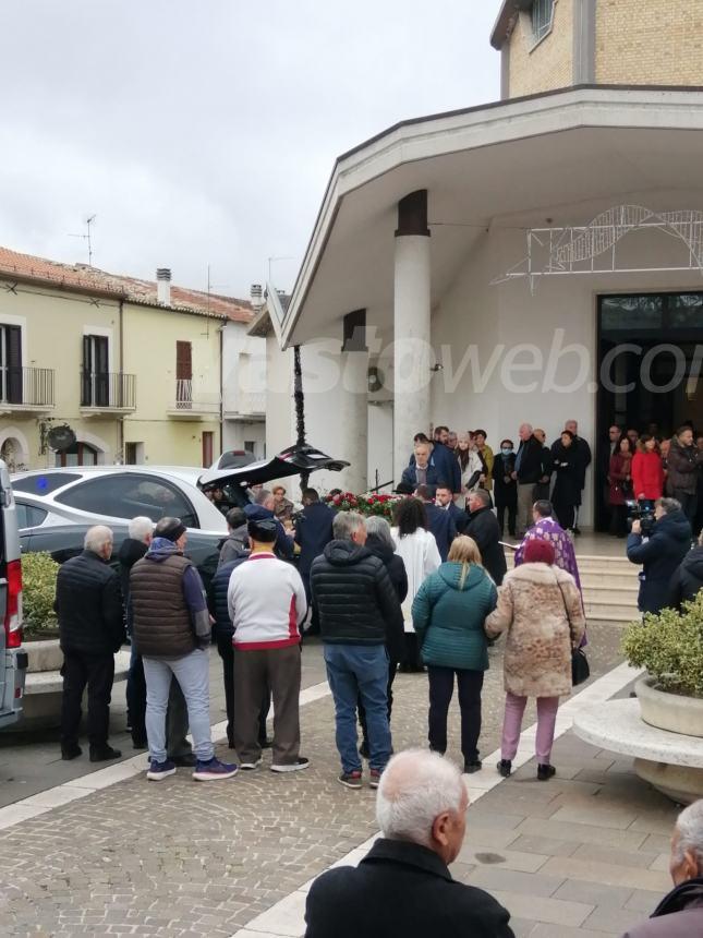 A Gissi l'ultimo saluto a Carolina D'Addario: "Una grande lavoratrice, ci mancherà"