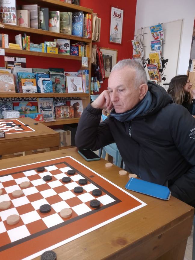 Angelo Di Gregorio trionfa  al campionato di Dama a San Salvo