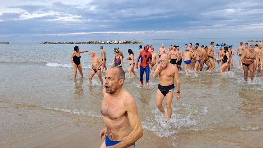 Il tuffo di Capodanno 2024