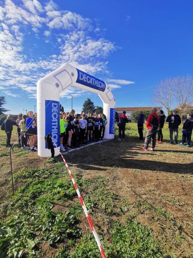 Corsa campestre all'Alberghiero: presenti gli studenti di Montenero