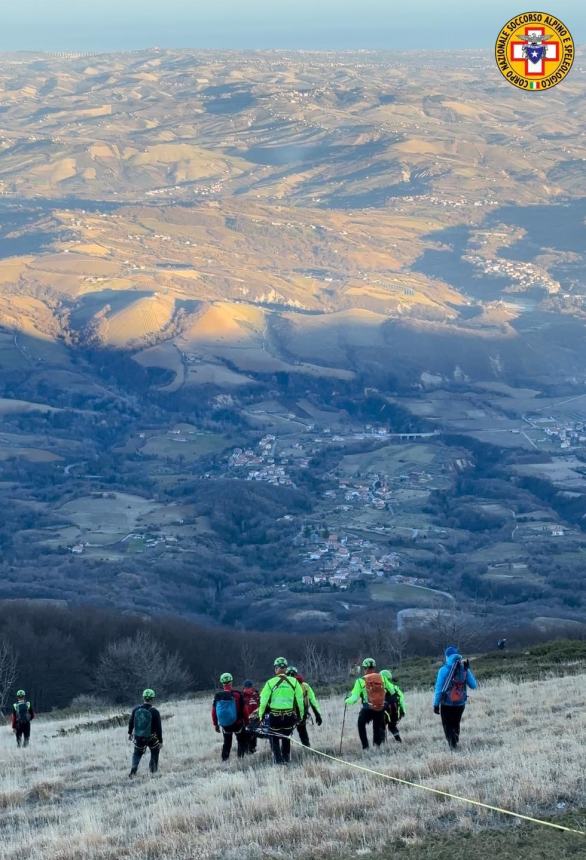 Escursionista si infortuna ad un arto sulla cresta del Monte Foltrone, salvato