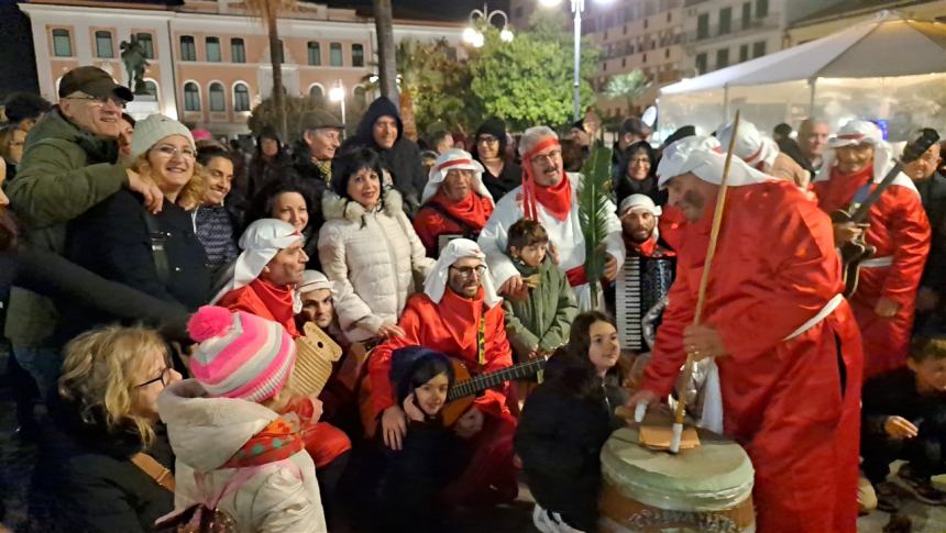 Impazza la tradizione del San Sebastiano, il canto coinvolge adulti e ragazzi