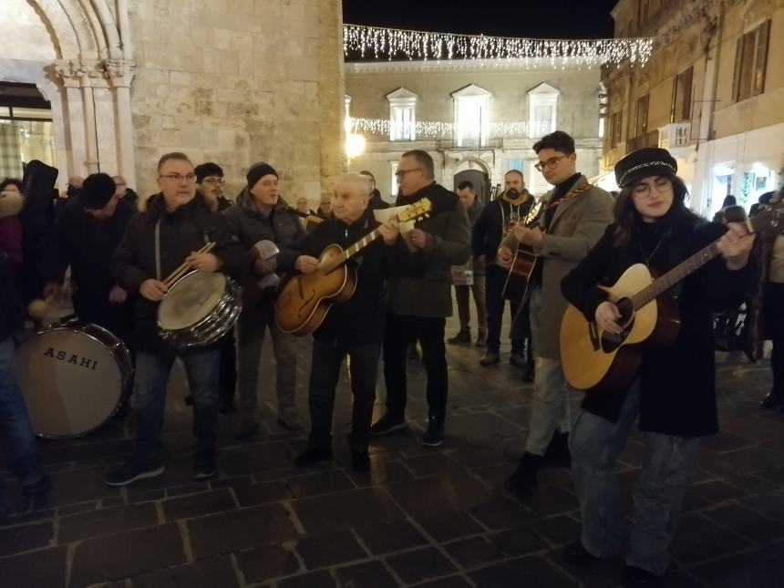 Rinnovata la tradizione dei Canti della Pasquetta a Vasto: 4 gruppi nel centro storico