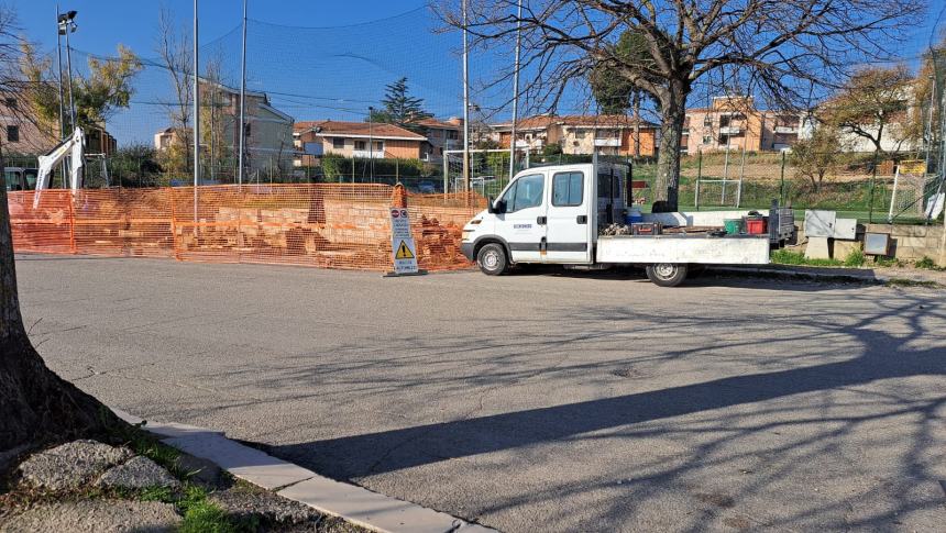 Lavori in corso nella zona della chiesa di San Pietro