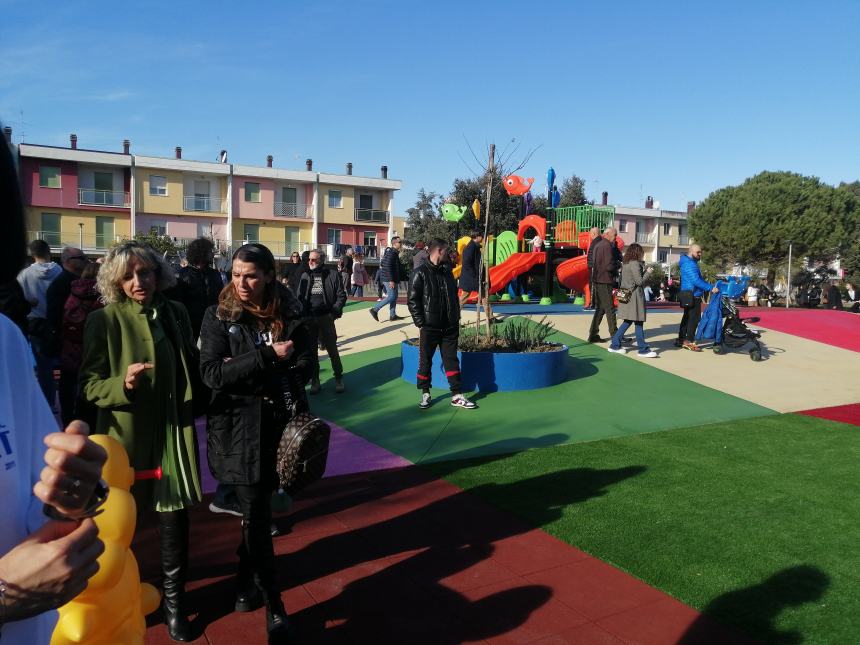 Inaugurato il parco dedicato a Emiliana Colitto: "Il suo nome sussurrato fra queste panchine" 