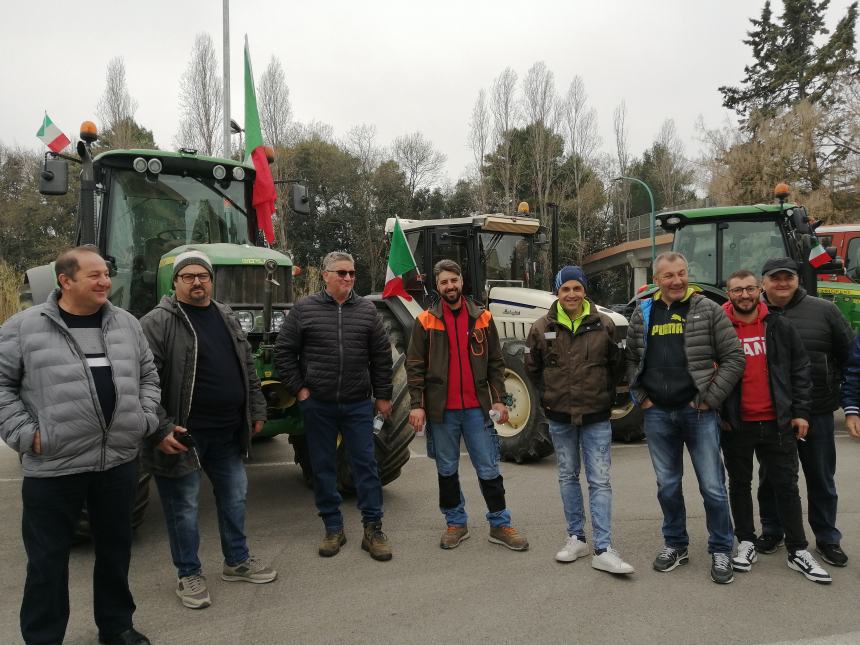 Oltre 100 trattori in marcia a San Salvo: “Chiediamo azzeramento Irpef”