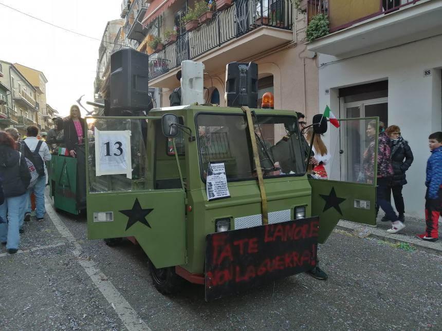 Bagno di folla al Carnevale di Scerni: "All'anno prossimo con la 50esima edizione" 