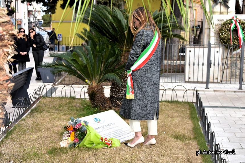 Giornata del Ricordo, omaggio floreale alla lapide a Norma Cossetto