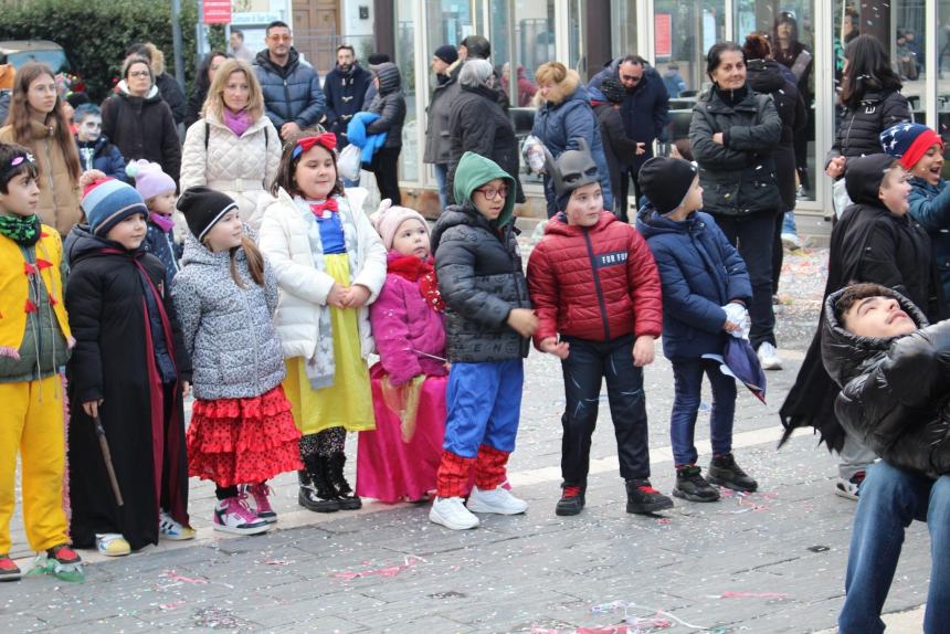 Maschere, colori e divertimento a non finire: a San Salvo si festeggia il Carnevale