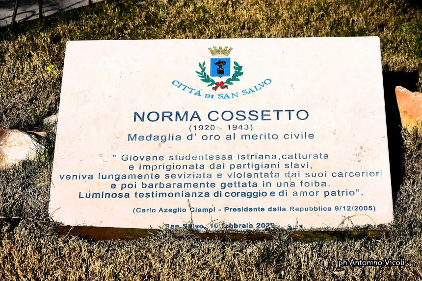 Giornata del Ricordo, omaggio floreale alla lapide a Norma Cossetto