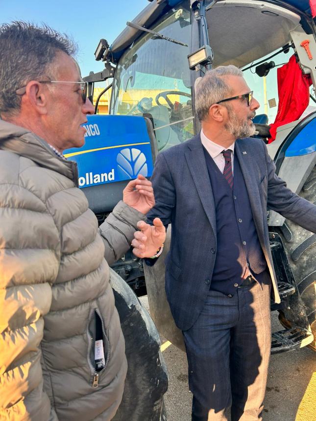 Protesta degli agricoltori, l'incontro col deputato La Salandra alla Marina di Chieuti