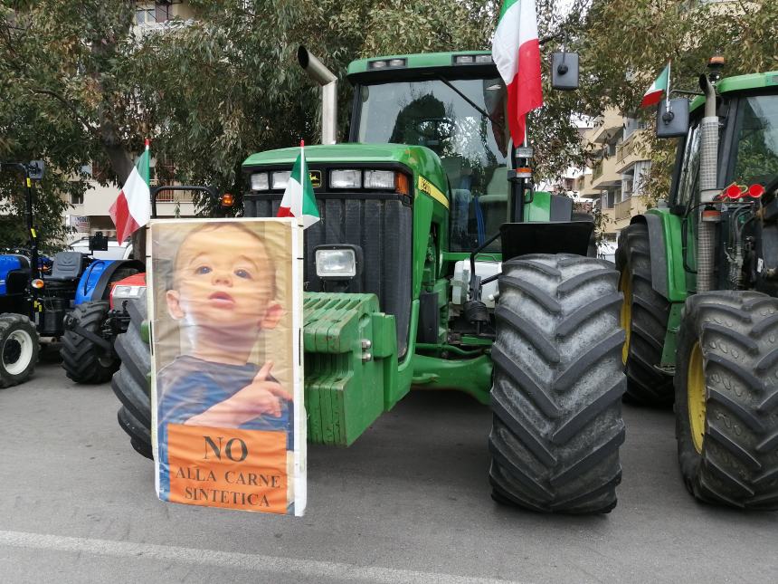 Oltre 100 trattori in marcia a San Salvo: “Chiediamo azzeramento Irpef”