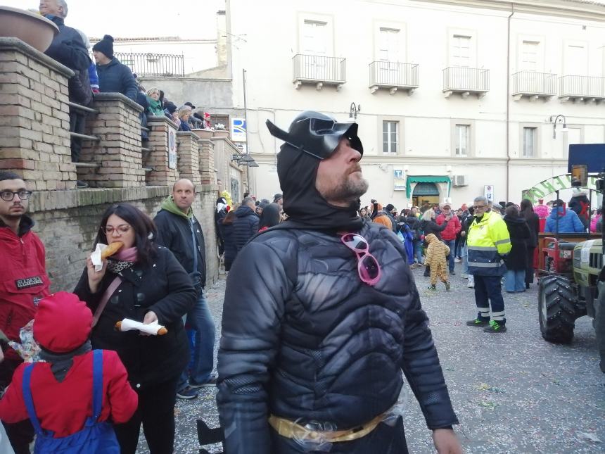 Bagno di folla al Carnevale di Scerni: "All'anno prossimo con la 50esima edizione" 