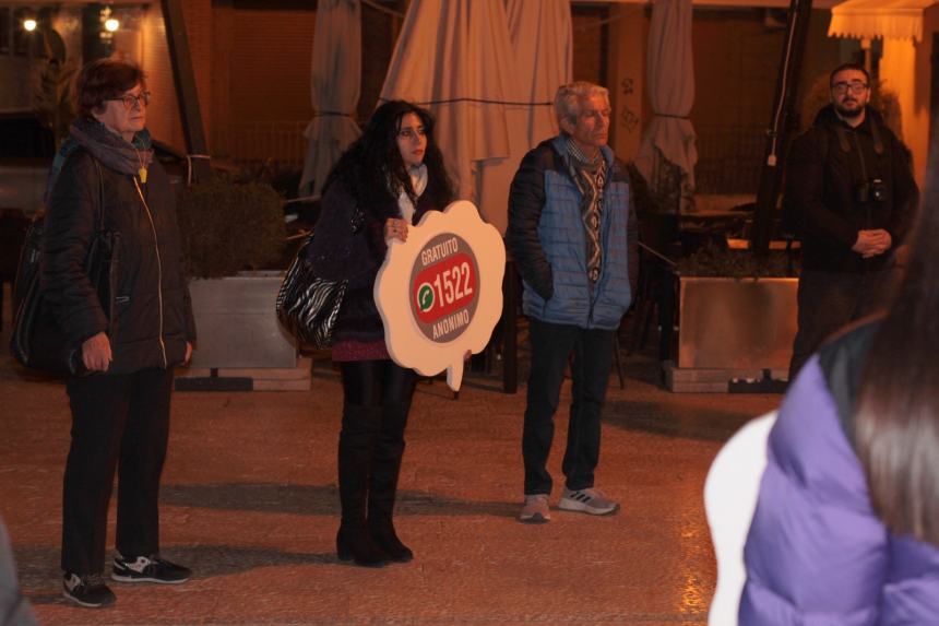 Sit-in a Vasto contro la violenza di genere: “Per una società fondata sul rispetto”