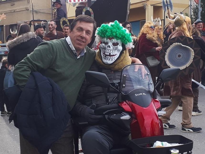 Esplosione di colori per il Carnevale a Torino di Sangro: "Grazie a carristi e partecipanti"