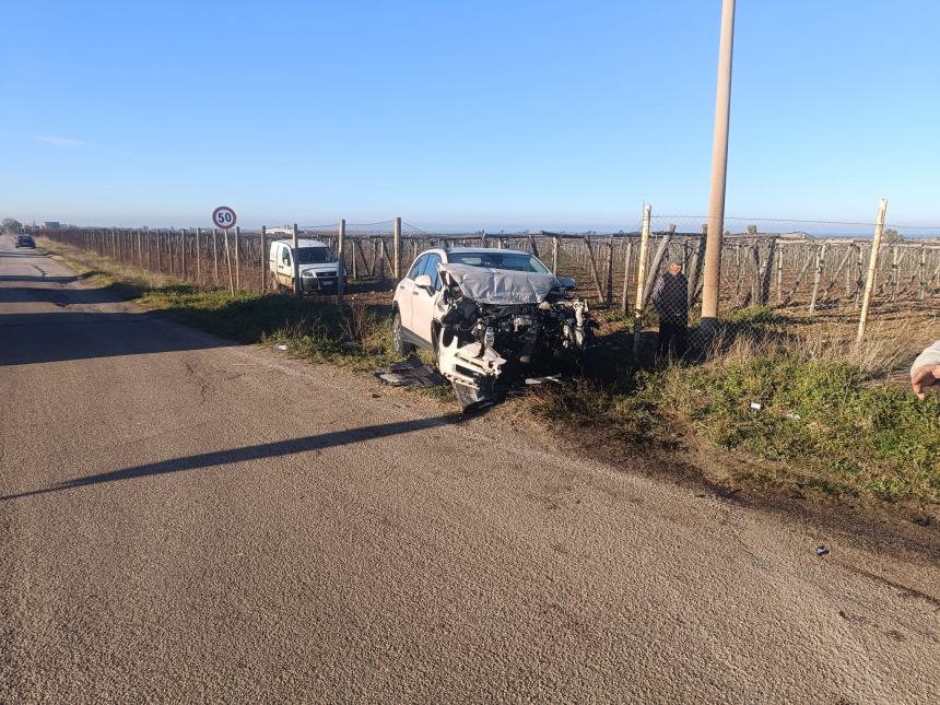 Si scontrano una macchina e un autocarro, alcuni feriti a Campomarino