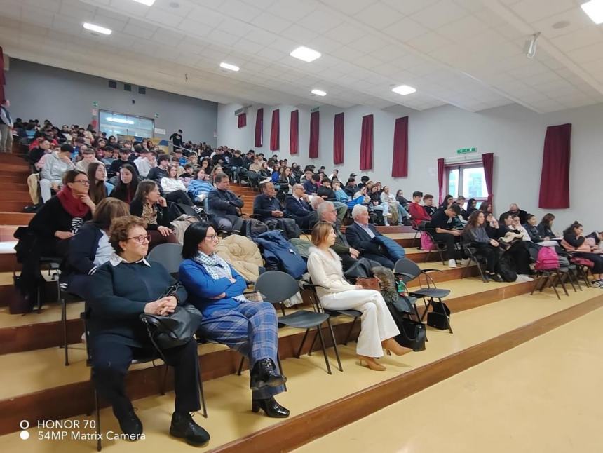 Buon riscontro al Palizzi per il convegno “I giovani e la sindrome del faro”