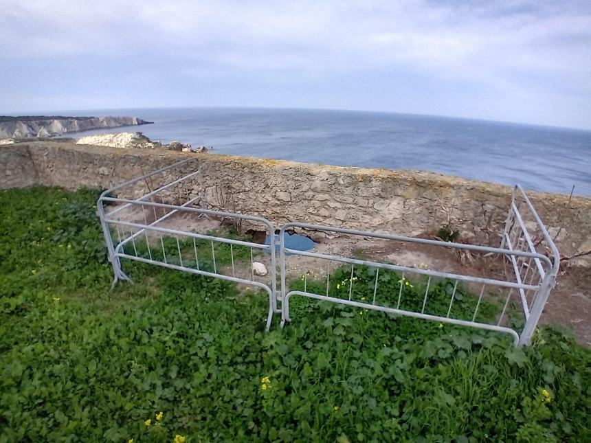 Isole Tremiti: cede parte del muro perimetrale all'Abbazia di San Nicola 