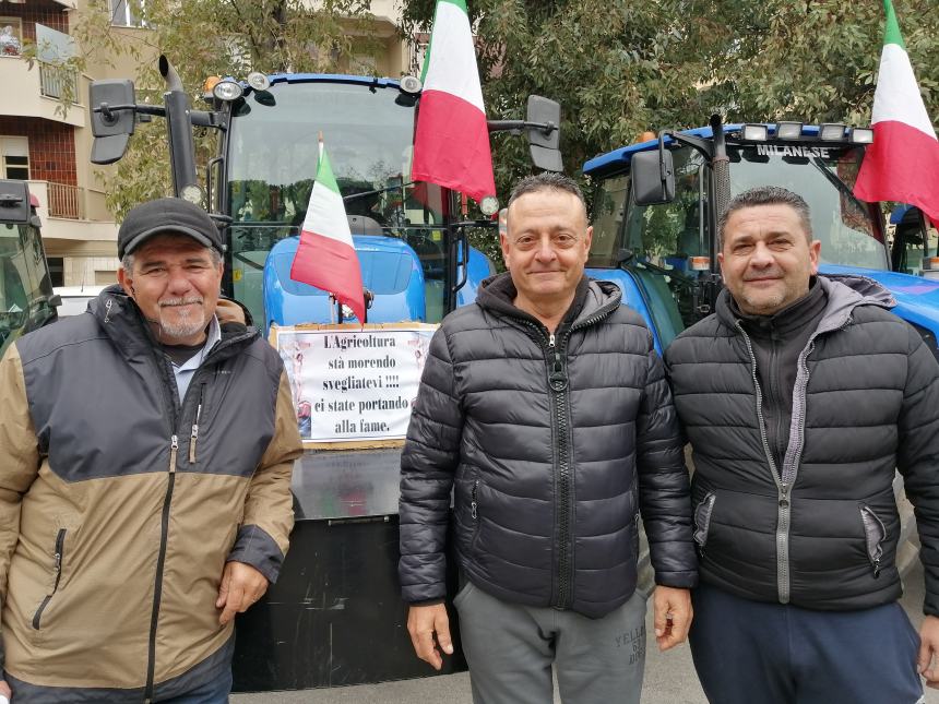 Oltre 100 trattori in marcia a San Salvo: “Chiediamo azzeramento Irpef”