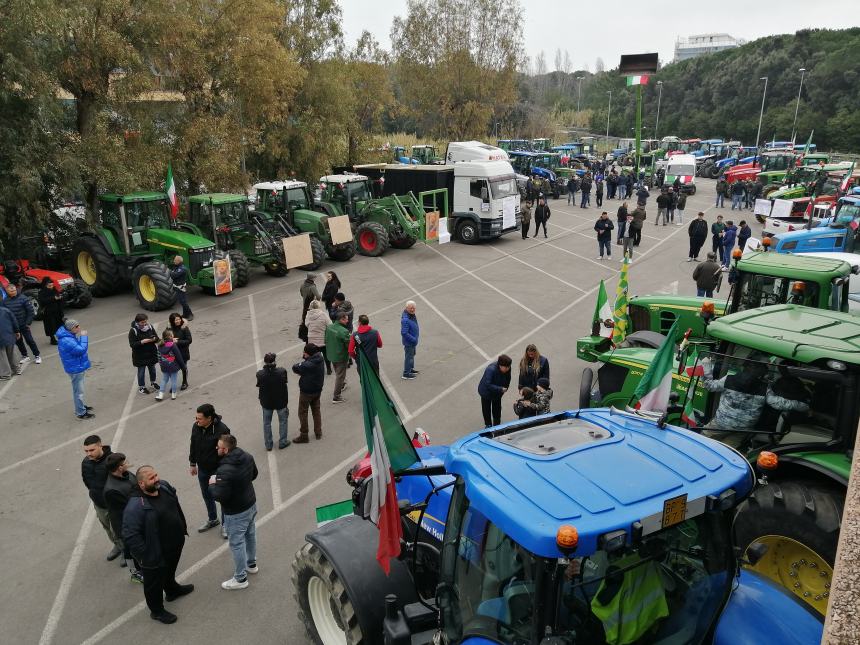 Oltre 100 trattori in marcia a San Salvo: “Chiediamo azzeramento Irpef”