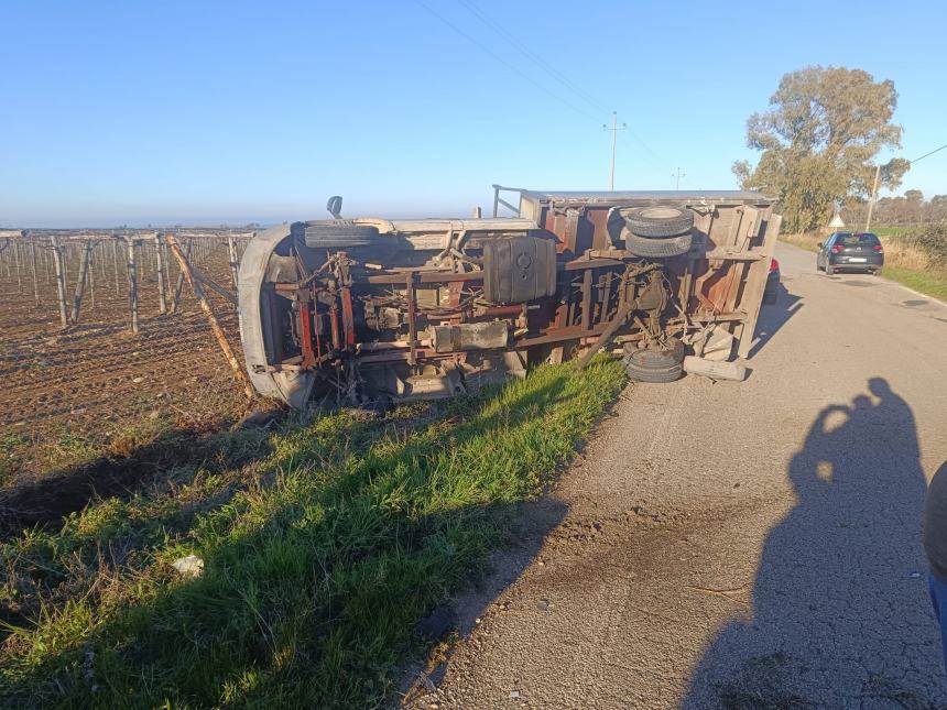 Si scontrano una macchina e un autocarro, alcuni feriti a Campomarino