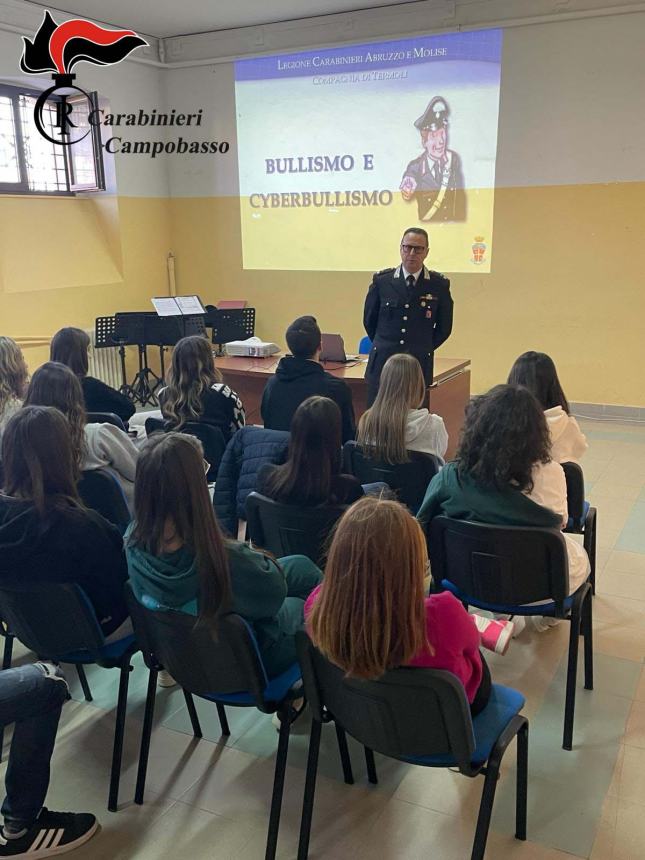 Cultura della legalità, i Carabinieri incontrano 240 studenti in 3 scuole