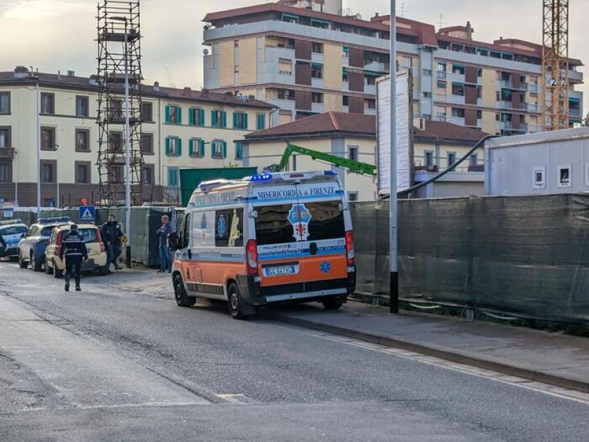 Crolla cantiere di un supermercato a Firenze: tra le vittime un abruzzese