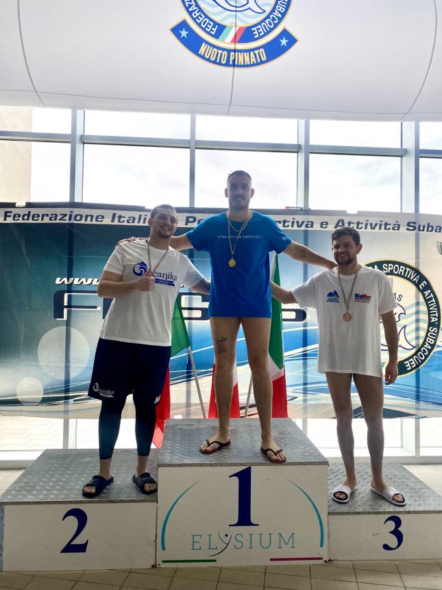 Pioggia di medaglie nei campionati italiani di nuoto per l’Apnea Team Abruzzo