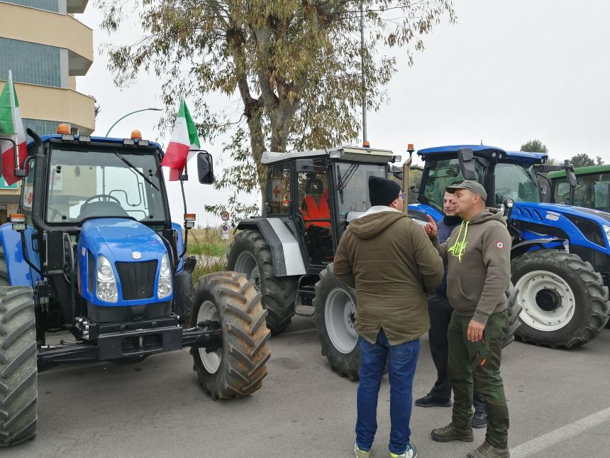 Oltre 100 trattori in marcia a San Salvo: “Chiediamo azzeramento Irpef”