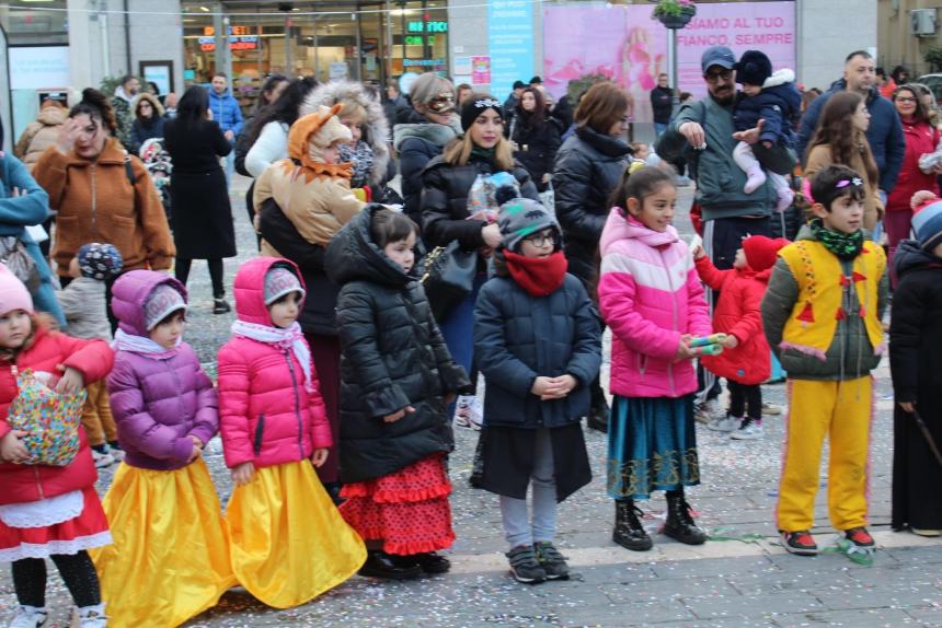 Maschere, colori e divertimento a non finire: a San Salvo si festeggia il Carnevale