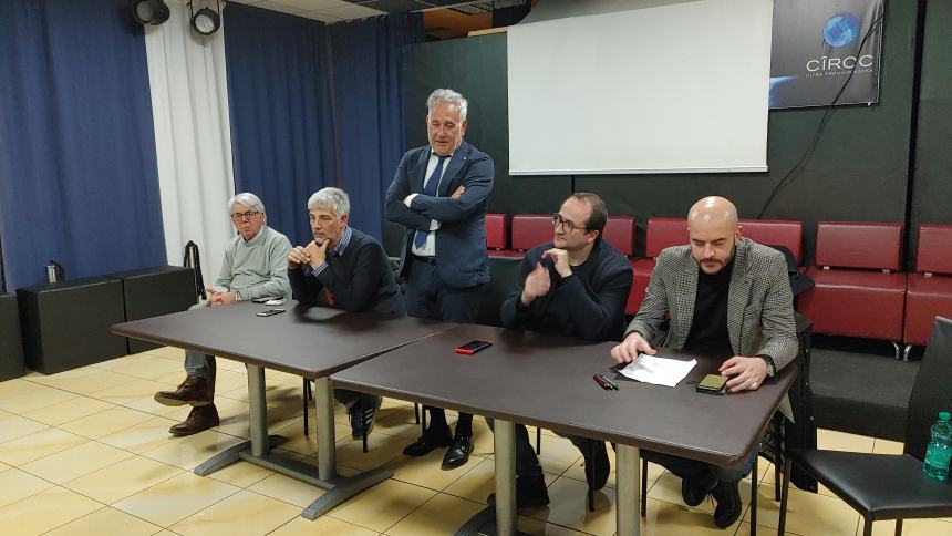 L'assemblea dem con Joe Mileti