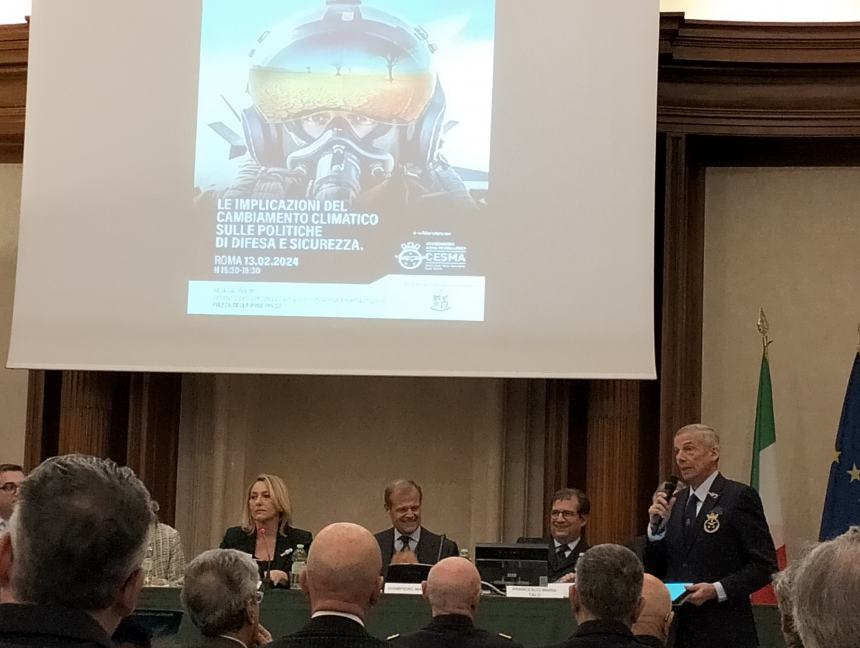 AAA Vasto a Palazzo della Minerva del Senato alla conferenza su clima, difesa e sicurezza