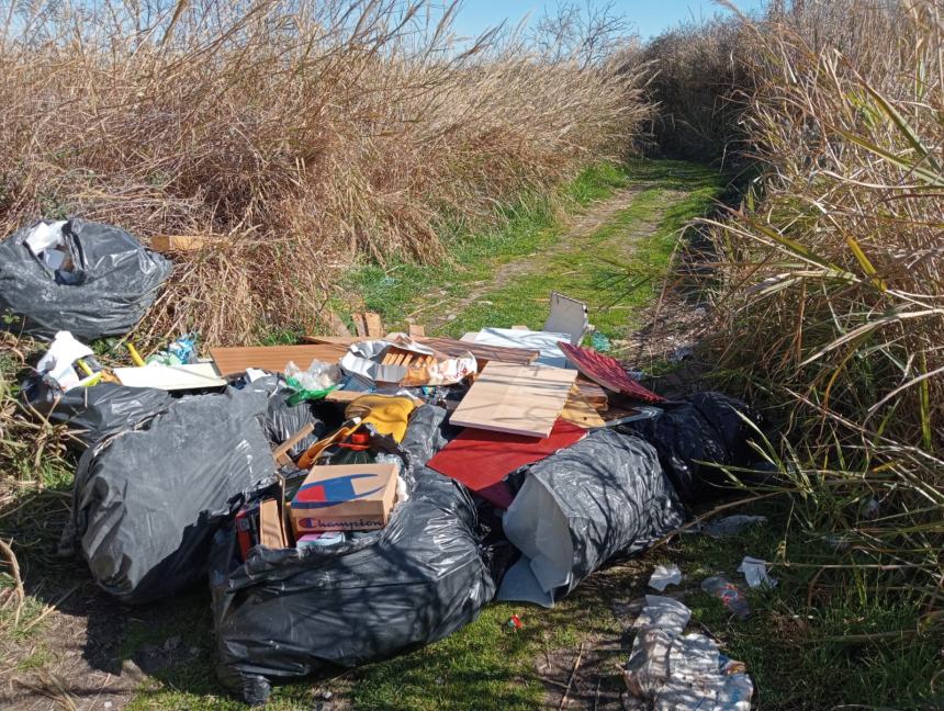 Decine di discariche abusive a Vasto: controlli a tappeto, nell'ultimo mese emessi 15 verbali