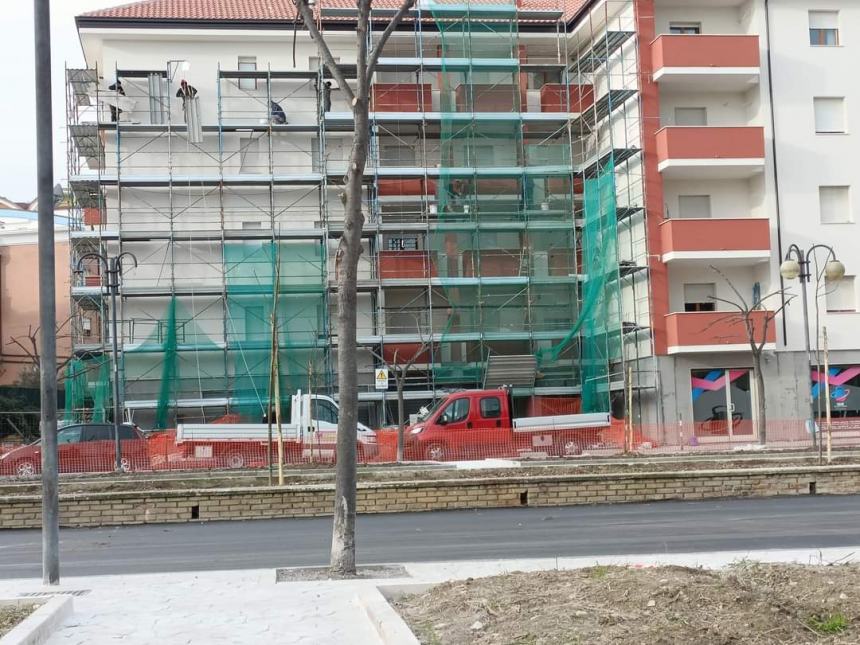Villetta Due Pini: "Piantati 8 stuzzicadenti al posto dei 16 alberi abbattuti" 