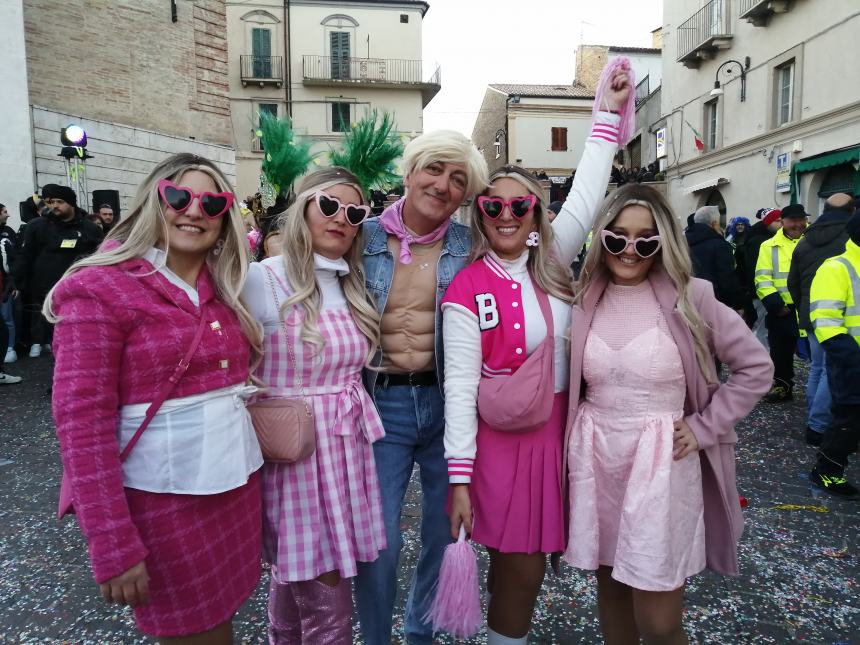 Bagno di folla al Carnevale di Scerni: "All'anno prossimo con la 50esima edizione" 