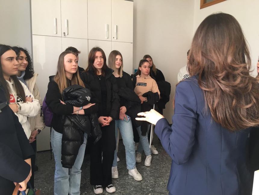 Gli studenti del Palizzi in visita al tribunale di Vasto 