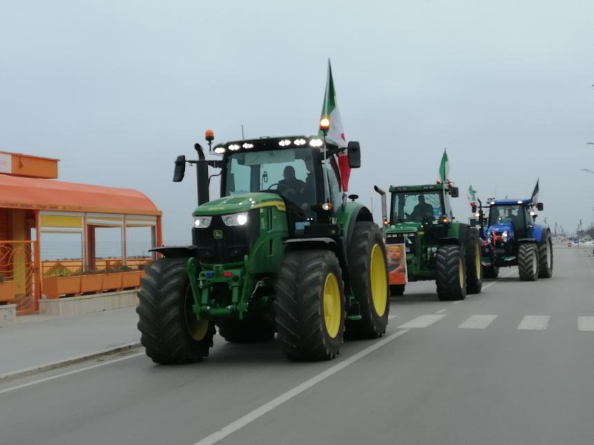 Oltre 100 trattori in marcia a San Salvo: “Chiediamo azzeramento Irpef”