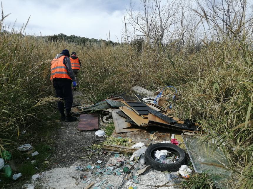 Decine di discariche abusive a Vasto: controlli a tappeto, nell'ultimo mese emessi 15 verbali