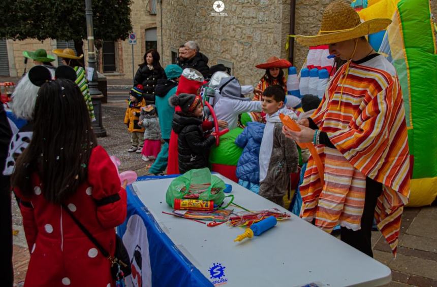 "Carnevale in piazza": Maschere, coriandoli e balli a Fresagrandinaria e Roccaspinalveti 