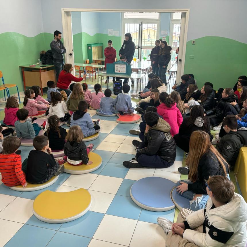 Giornata dei calzini spaiati a Montenero di Bisaccia