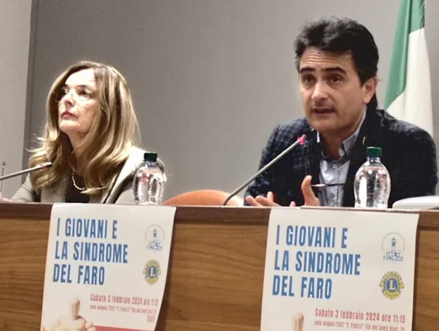 Buon riscontro al Palizzi per il convegno “I giovani e la sindrome del faro”