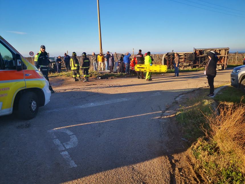 Si scontrano una macchina e un autocarro, alcuni feriti a Campomarino