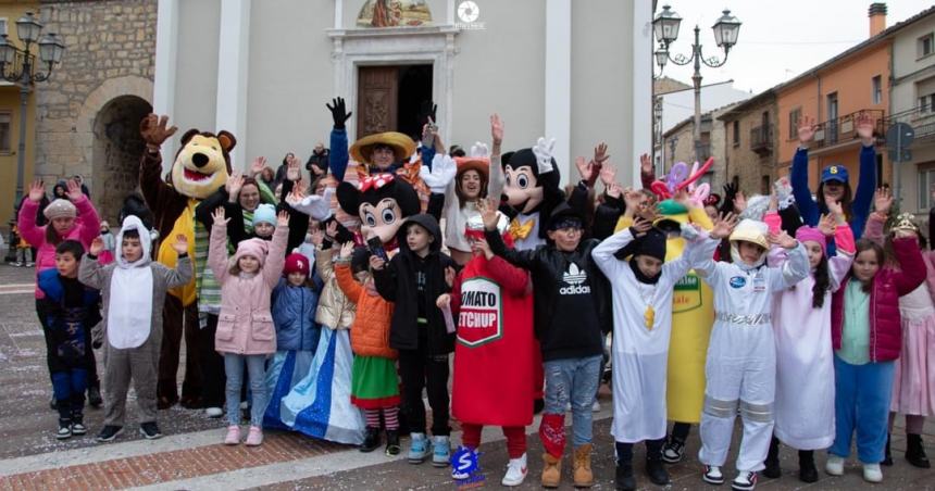 "Carnevale in piazza": Maschere, coriandoli e balli a Fresagrandinaria e Roccaspinalveti 