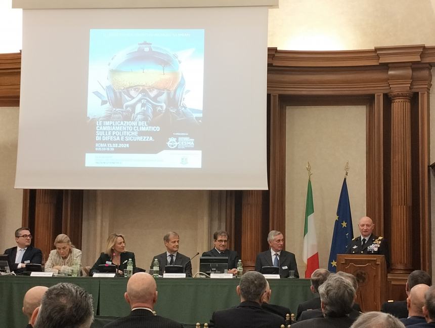 AAA Vasto a Palazzo della Minerva del Senato alla conferenza su clima, difesa e sicurezza